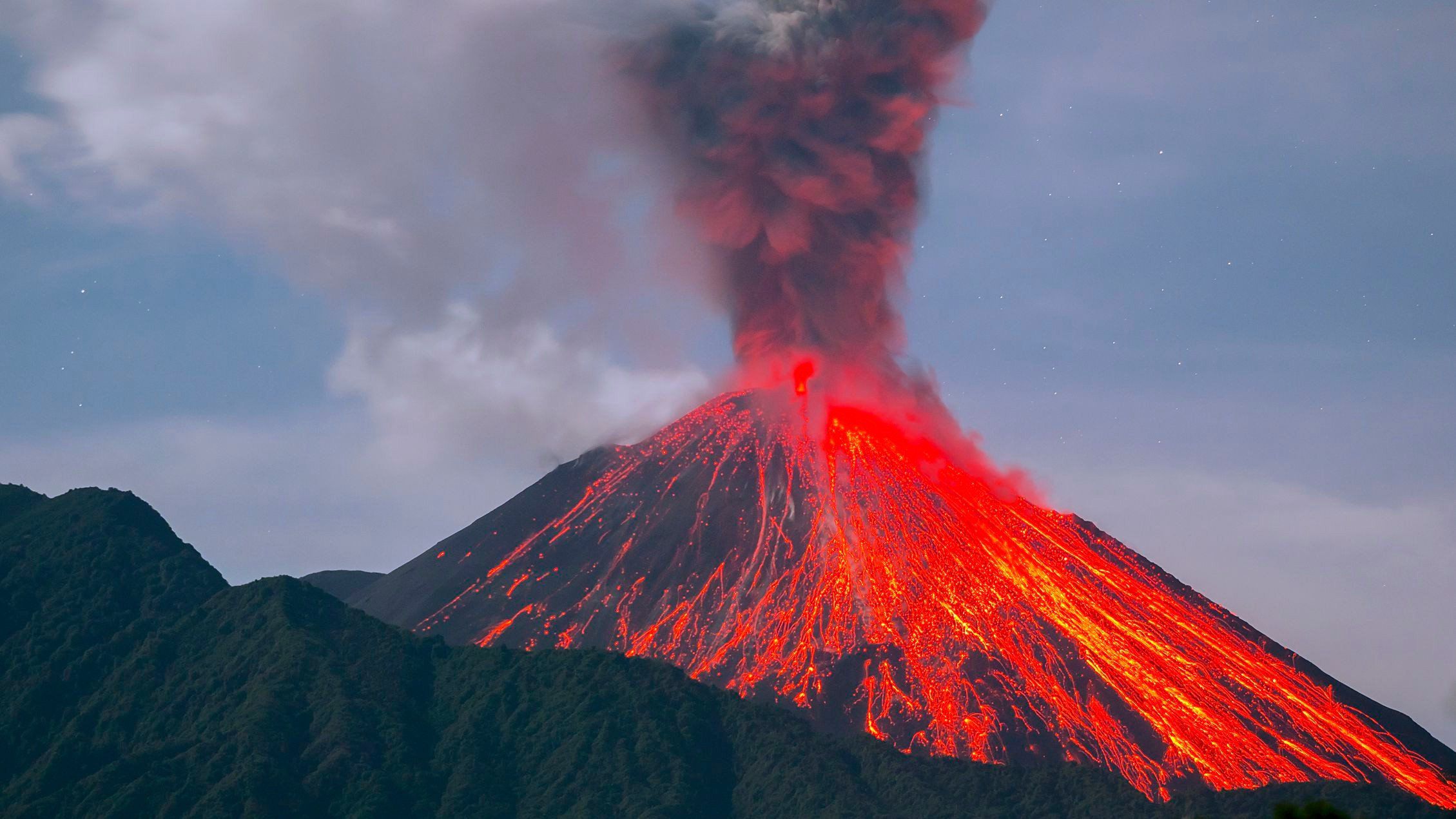volkan nedir volkanlar nasil olusur bir volkan nasil patlar ve dogaya ne faydalari var evrim agaci