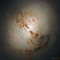 NGC 1316’nın Merkezi: Galaksilerin Çarpışmasından Sonra