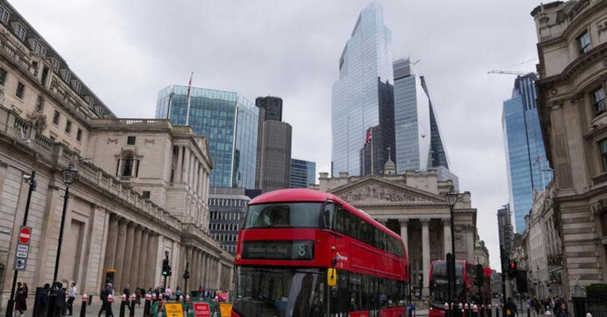 UK Economy Faces Crucial Crossroads Amid Inflation Trends The