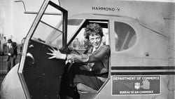 Amelia Earhart Kimdir? Havacılık Tarihinin Yıldız Kadını Earhart, Neden Okyanusta Kayboldu?