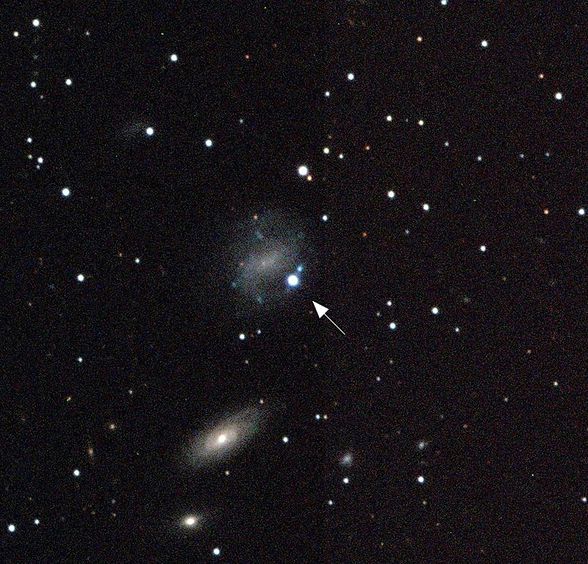 ESO 184-G82 gök adasındaki SN 1998bw hipernovası.