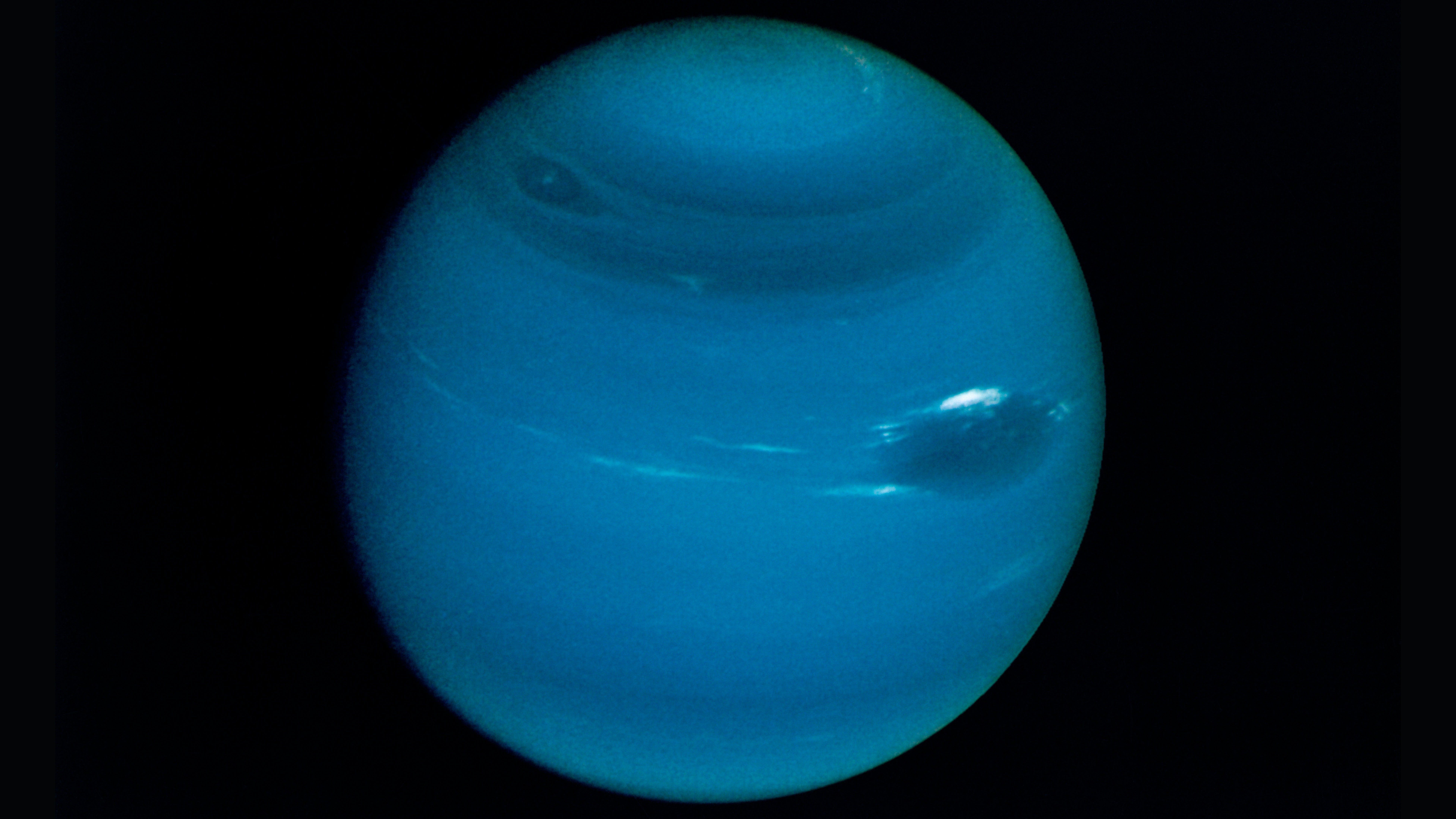 Нептун свет. Нептун (Планета). Уран Планета Вояджер. Нептун поверхность планеты. Уран и Нептун планеты.