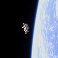 SuitSat-1: Bir Uzay Kıyafeti Serbestçe Yüzüyor