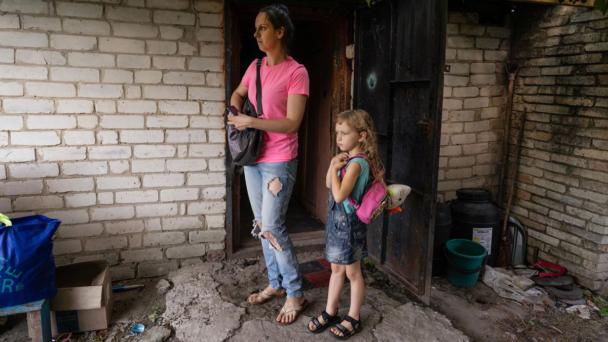 Ukraine Evacuates Children Amid Russian Advances