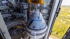 NASA Pushes Starliner Return Amid Boeing's Setbacks