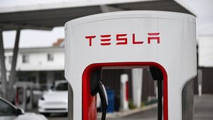 Tesla Supercharger Access Delays Frustrate EV Drivers