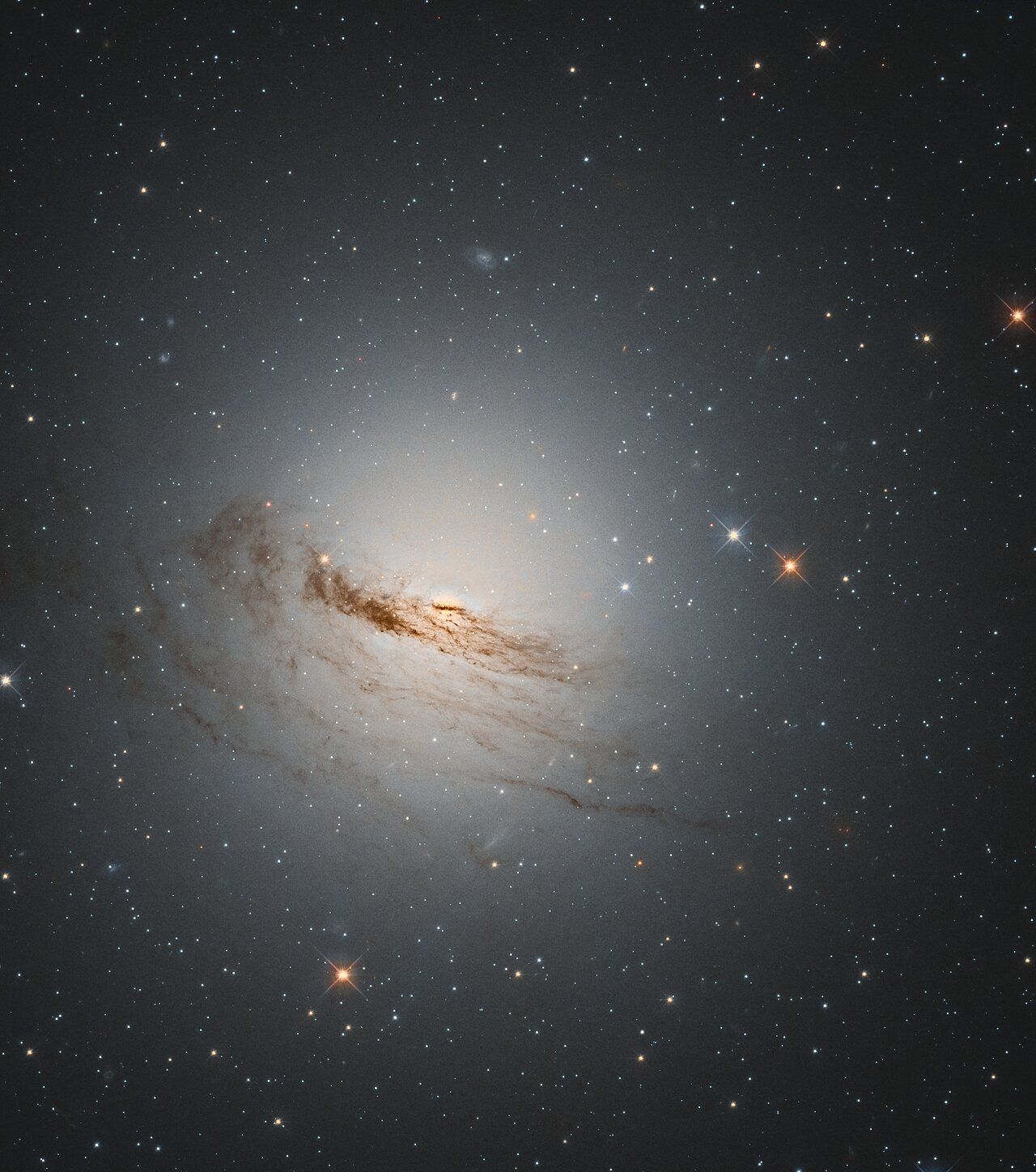 NGC 1947’nin İplikleri