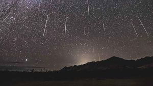 Geminids Meteor Shower Captivates Stargazers This December