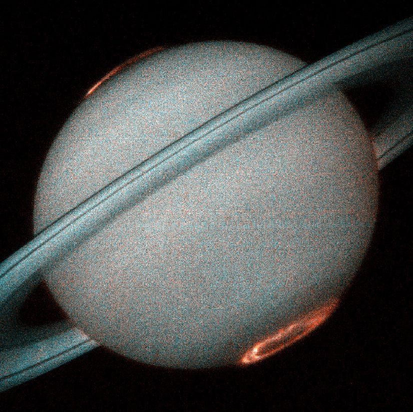Satürn’ün kutuplarında, manyetosferinden kaynaklanan auroraların ultraviyole görüntüsü.