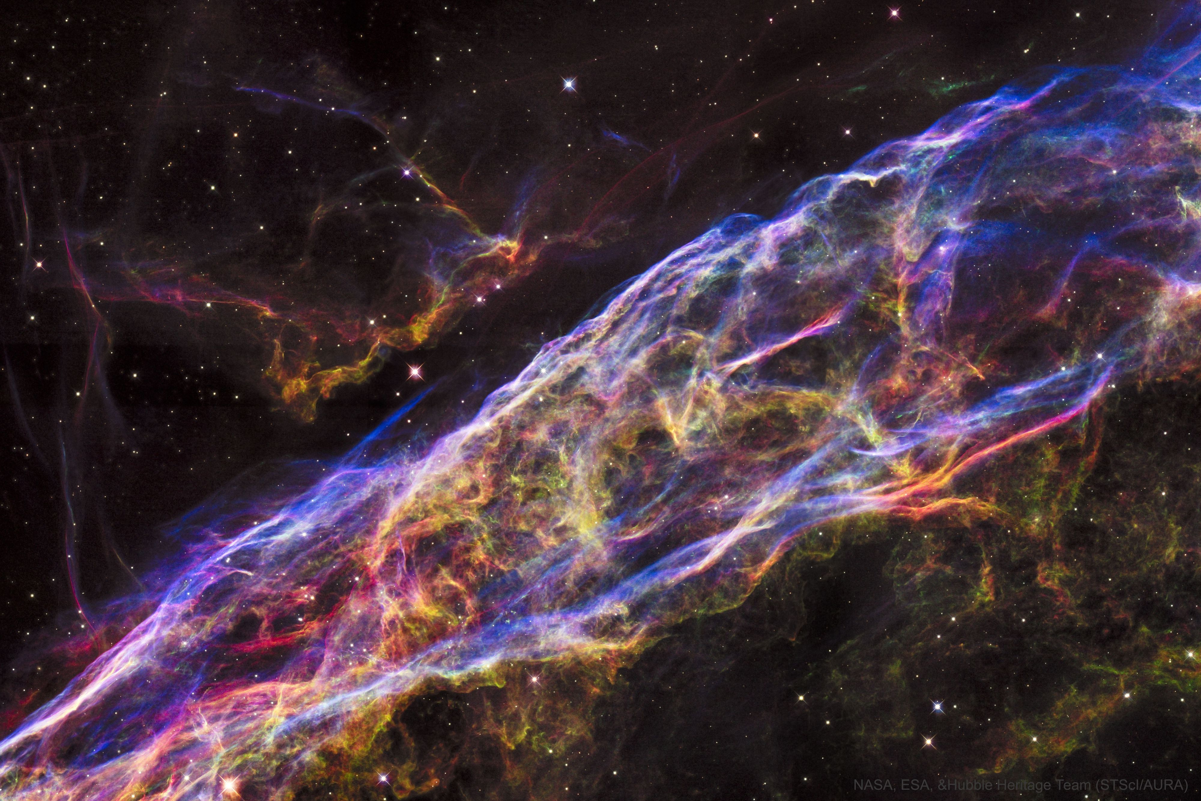  Veil Nebula: Wisps of an Exploded Star 