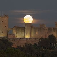  Supermoon over Spanish Castle 