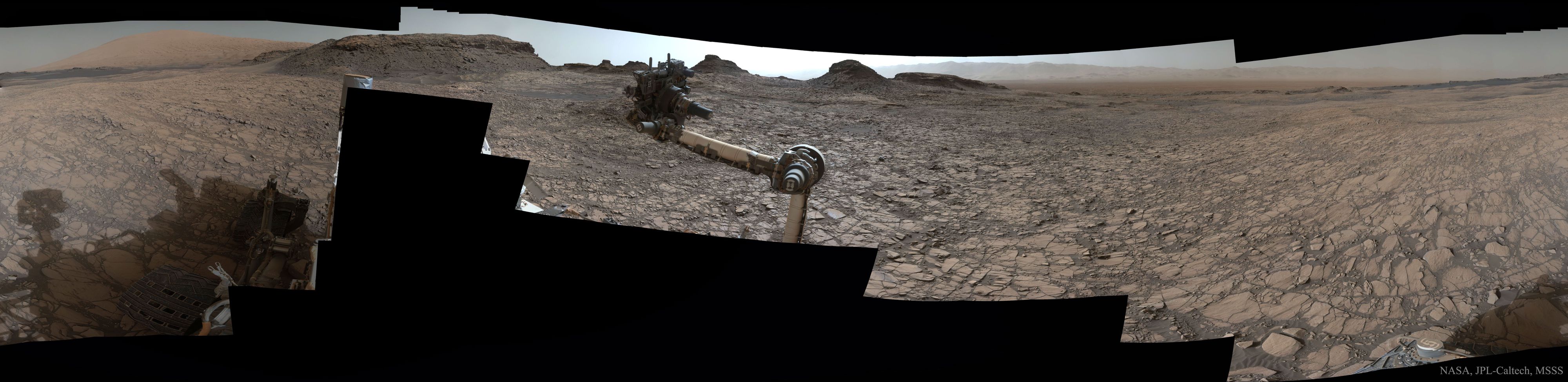  Curiosity at Murray Buttes on Mars 