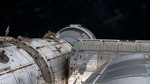 NASA Astronauts Face Uncertain Return From International Space Station