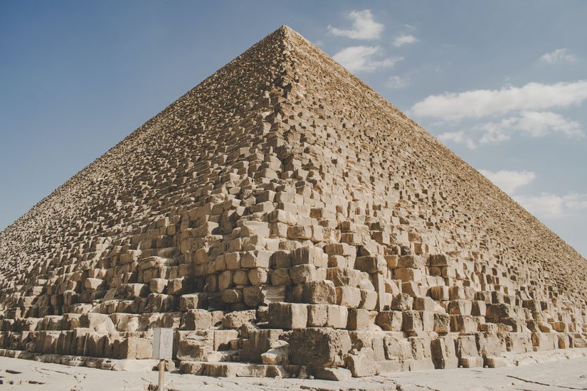 Bir Gize piramidi