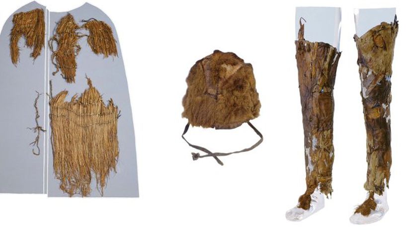 Ötzi' nin kıyafetleri(sol üstten sağ alta): Çalı tabanlı ayakkabılar ve deri kılıfı, deri palto, deriden kuşak, çalıdan palto, kürk bere, deri tozluklar