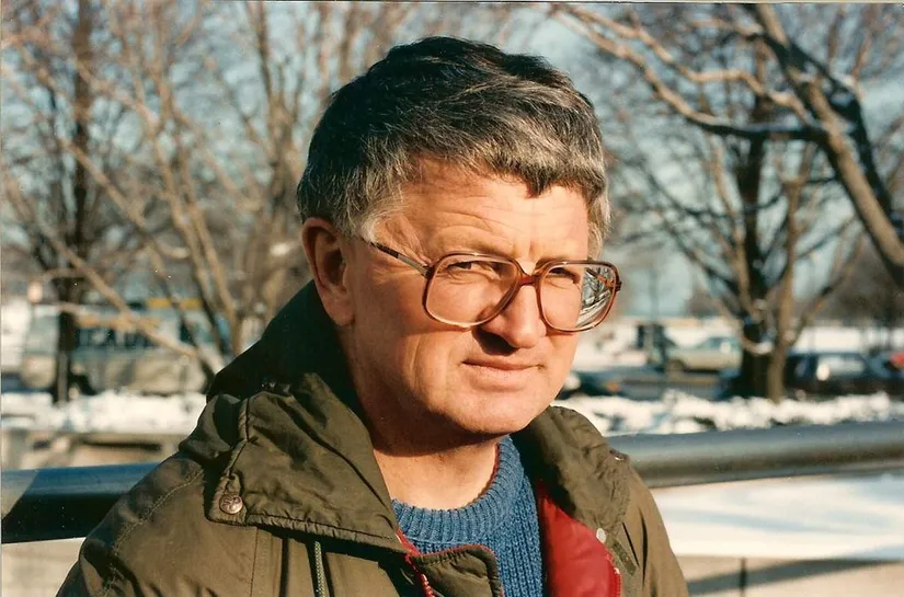 1992 yılında post truth kavramını ilk defa Sırp Amerikan oyun yazarı Steve Tesich kullanmıştır.