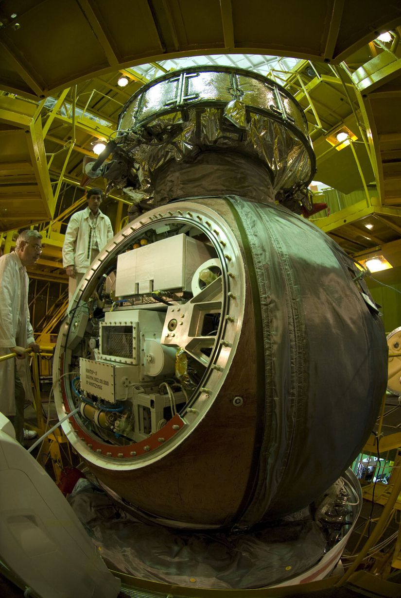 FOTON-M3 projesindeki deney düzeneklerini taşıyan Foton Kapsülü