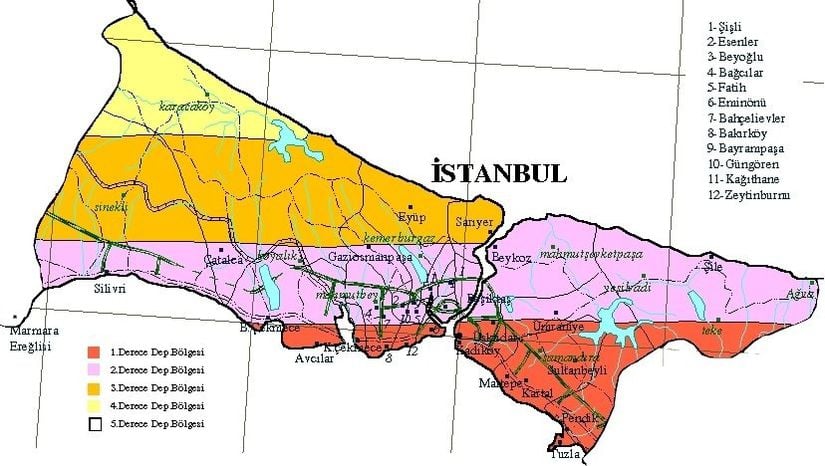 İstanbul'un deprem risk haritası... Kırmızılar en yüksek tehdit altında olan bölgelerdir. Mor renkle gösterilenler orta riskte, turuncular ve sarılar daha düşük riskte deprem bölgeleridir. Bu harita, doğrudan jeolojik bir analiz yapmaktadır; bina sağlamlığı gibi faktörleri göz ardı etmektedir.