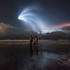  Skygazers on the Beach 