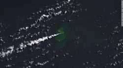 Su altı yanardağı patladıktan sonra Pasifik Okyanusu'nda ''Bebek'' adası ortaya çıktı.