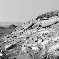 Mars’taki Düz Kaya Tepeleri