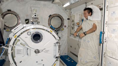 Astronotlar Nasıl Uyur? Uzay Görevlerinde Astronotların Uyku Döngüsü Nasıl Düzenlenir?